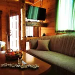 Дом отдыха Wooden House 