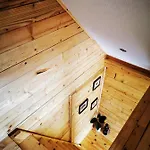 Vikendica Wooden House 