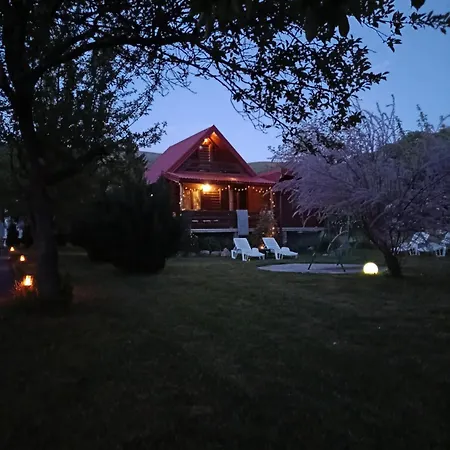Дом отдыха Wooden House 