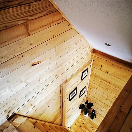 Vakantiehuis Wooden House *